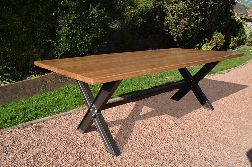 Table avec structure mtal